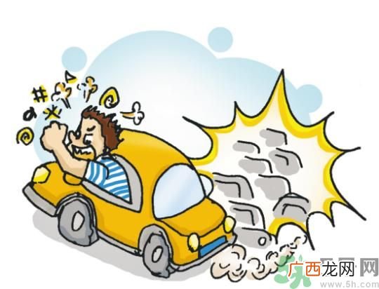 爸爸姐姐飞走了 发生车祸如何自救？