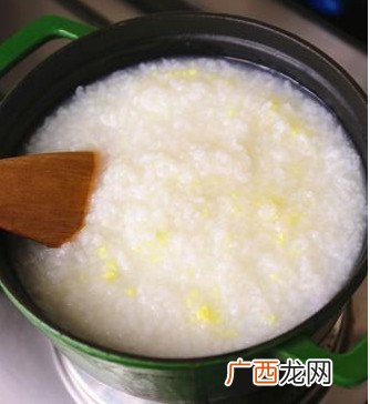 打嗝按摩哪里好的快 吃这些食物最有效