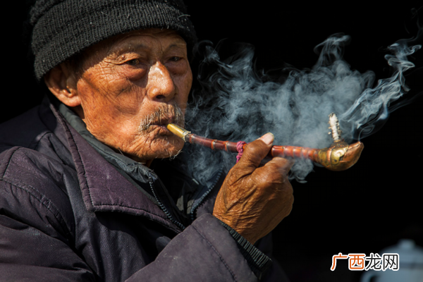 怀疑中风急救步骤 床头三宝需配备