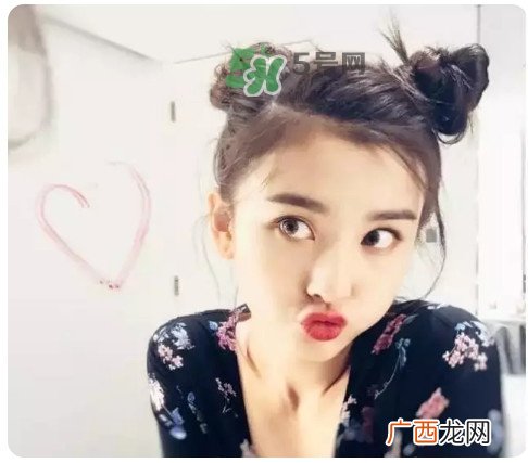女明星夏天搭配图片 女明星夏天穿什么衣服