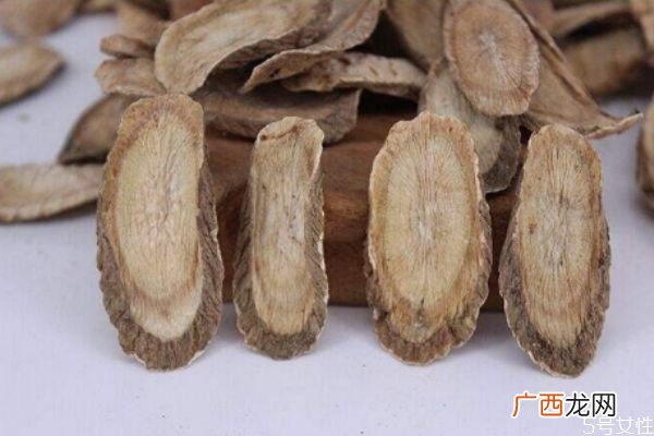 牛蒡根可以怎么吃 牛蒡根的食用注意