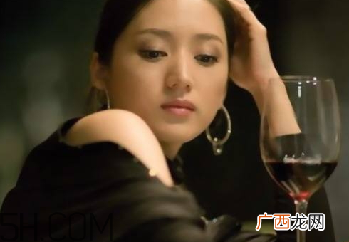 贴三九贴能喝酒吗 贴三九贴多久可以喝酒