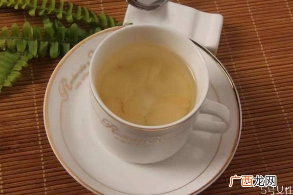 西洋参泡水有什么好处 西洋参泡水对女性有什么好处