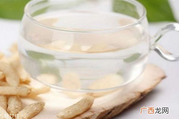 冬天用什么泡水喝可以排湿气 冬天喝水的好处