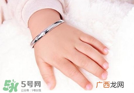 中秋节送什么礼给亲戚？中秋节除了送月饼还能送什么？