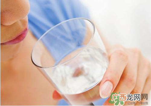 三伏天喝热水能驱寒吗？三伏天为什么喝热水？