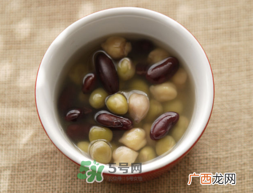 三伏天可以喝绿豆汤吗？三伏天是喝绿豆汤还是喝生姜水？