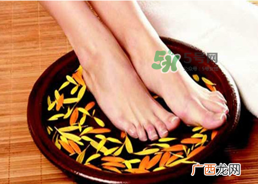 三伏天能用姜泡脚吗？三伏天用姜泡脚好吗？