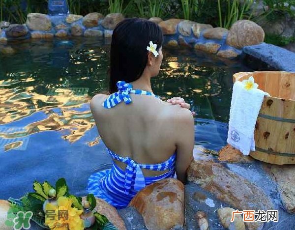 8月份可以泡温泉吗？8月份泡温泉好不好？