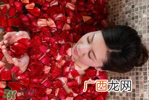 七月份能泡温泉吗？七月份泡温泉热吗？
