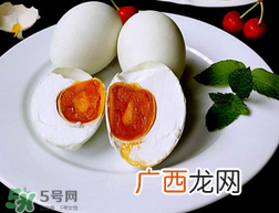 ?端午节为什么要吃咸鸭蛋？端午节吃咸鸭蛋的传说