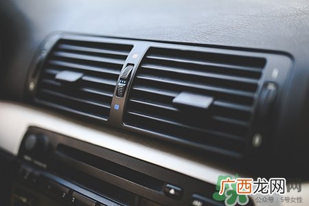 冷天车内有雾气怎么办?冷天车内的雾气怎么解决
