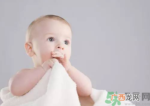 秋季婴儿要每天洗澡吗？秋季给婴儿洗澡的正确步骤