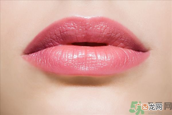 春天嘴上起泡怎么回事?春天嘴唇起泡怎么办?