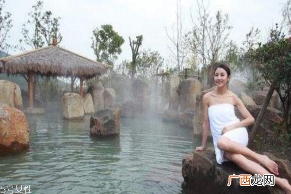 冬季里泡温泉时必须知道的小常识