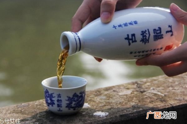 冬季养生保暖四种酒喝了对身体好