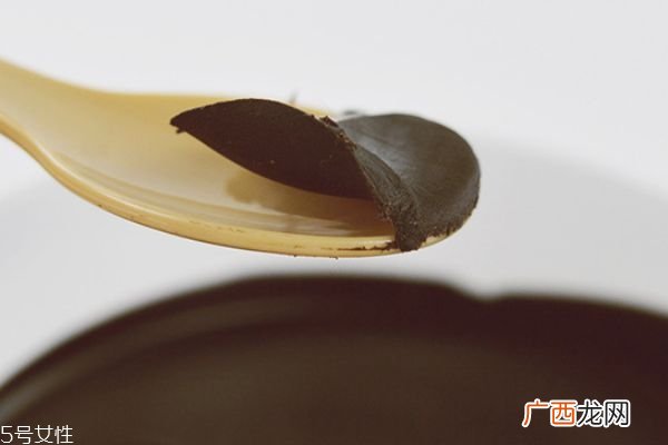 敷泥灸感觉辣辣的是什么原因 敷泥灸感觉像火烧