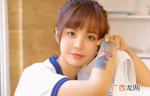 为什么逗比的女生难追？逗比女生容易处成兄弟