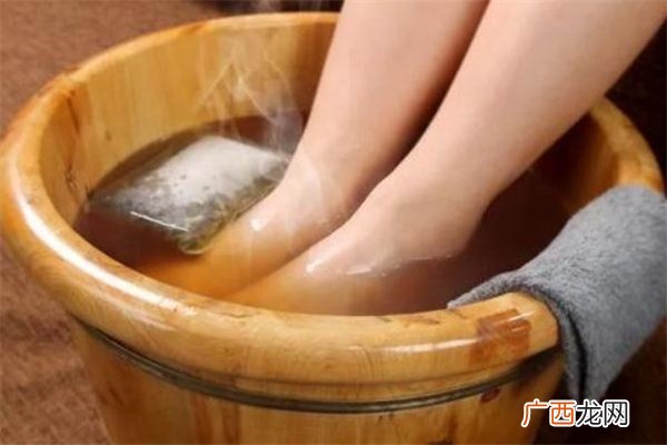 花椒泡脚放多少合适 花椒泡脚用籽还是壳好