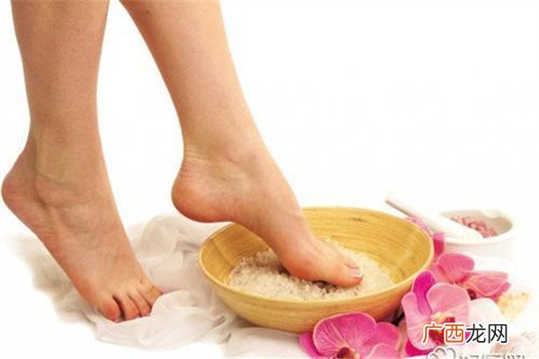 夏天泡脚大汗淋漓好吗 泡脚应该注意些什么