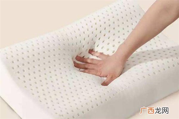 乳胶枕头会引起过敏吗 乳胶枕头过敏的症状