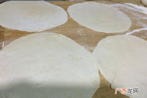 怎样烙饼凉了不硬 面团抹猪油