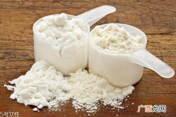 乳清蛋白粉怎么吃 乳清蛋白粉的副作用