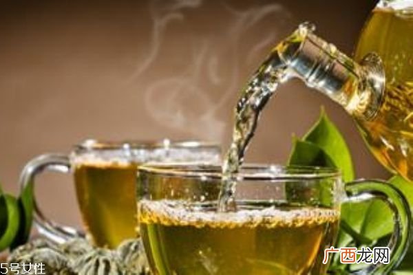用茶叶洗头有什么好处 茶水洗头发的正确方法