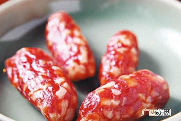 腊肠什么颜色才正宗 外皮棕红色
