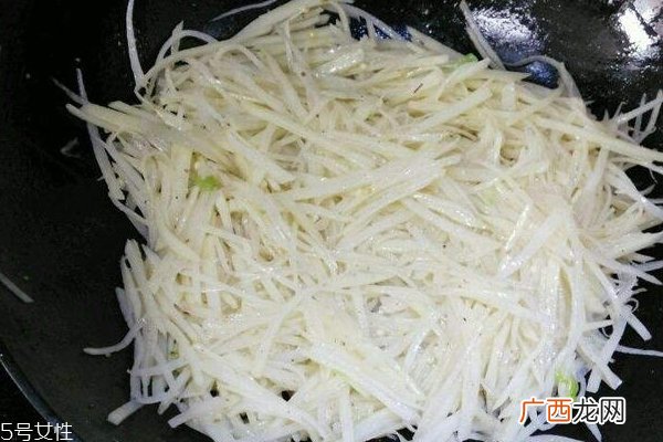 土豆丝粘锅怎么办 掌握3个小秘诀