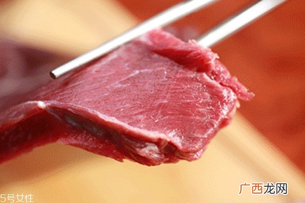 上脑牛排是哪个部位 油脂丰富的牛背脊
