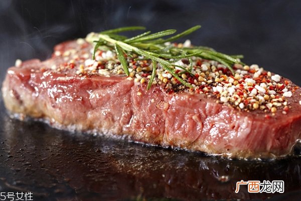 菲力牛排是牛的哪个部位 肋骨里的里脊肉