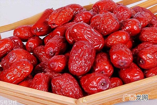 大枣颜色已变黑能吃吗 变质或虫蛀不能吃