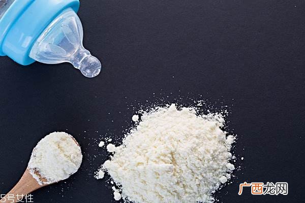 全脂奶粉和脱脂奶粉哪个好喝 前者奶香味更浓