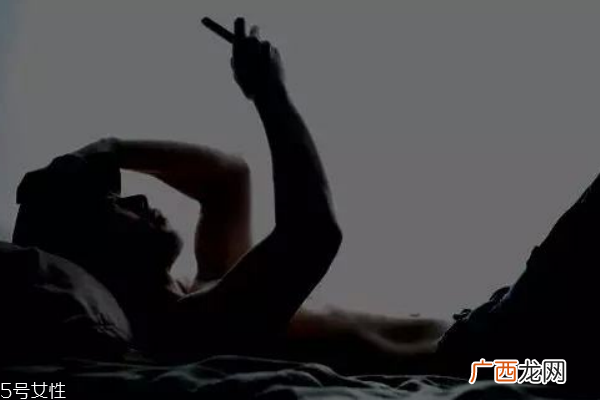 如何让自己戒掉熬夜 不睡午觉很有效
