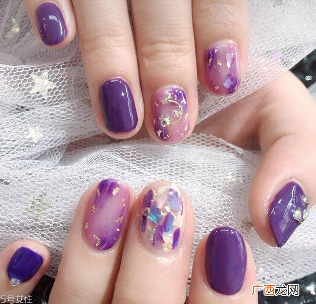 秋季紫色美甲图片 这几款让你更动人
