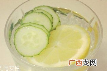 柠檬黄瓜水放多少柠檬 柠檬黄瓜水怎么喝能瘦脸