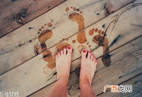 泡脚对女性的好处 女人每天晚上泡脚的好处