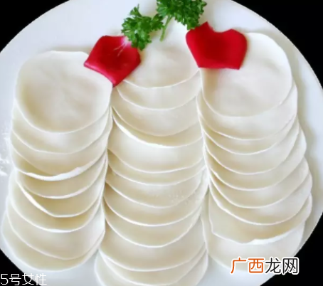 擀饺子皮怎么转圈？借用巧力才能转圈成圆