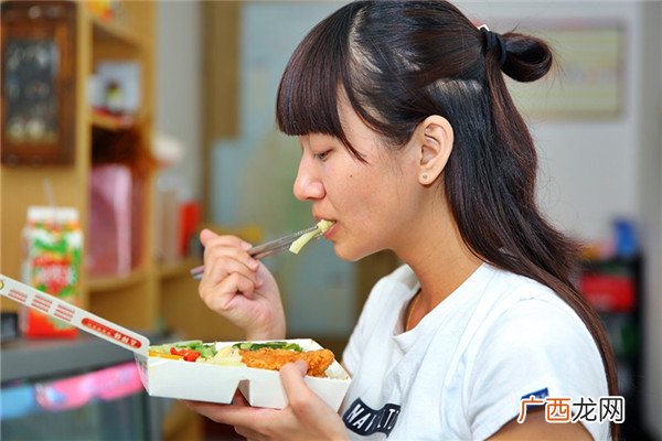 一口饭嚼多少下最好 1口至少咀嚼15下