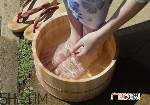 睡觉前泡脚可以减肥吗 睡前泡脚好处多
