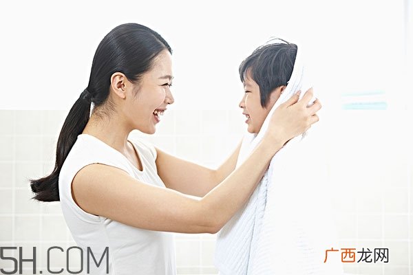 冬天洗澡没有浴霸怎么办 暖暖洗澡的小技巧