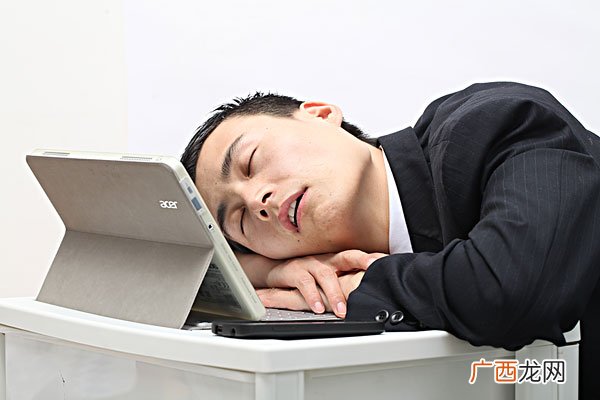经常熬夜会脱发吗 经常熬夜会不会脱发