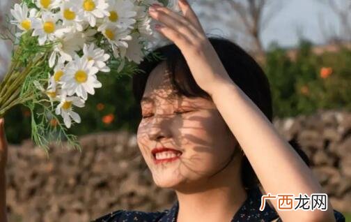 失恋了怎么发朋友圈挽回女朋友？朋友圈制造二次吸引