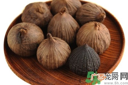 黑蒜的营养价值 黑蒜的功效与作用