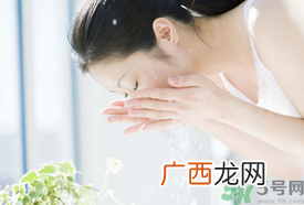 白醋和盐水混在一起洗脸有什么好处?白醋和盐洗脸好吗?