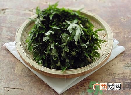 可以用艾叶煮水洗澡吗?艾叶煮水洗澡的功能主治