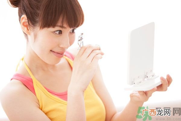 为什么睫毛老是掉？为什么睫毛老是掉到眼睛里？
