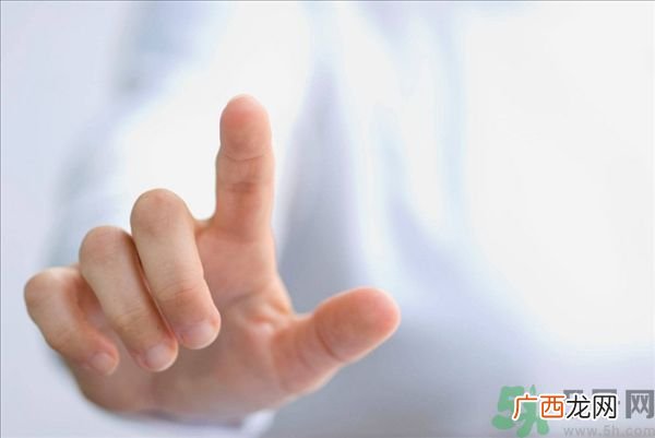 掰手指关节响好不好?掰手指关节响有危害吗?