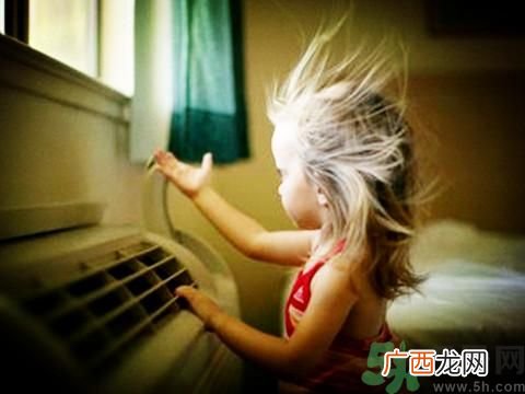 吹空调房间干燥怎么办？吹空调怎么保湿？